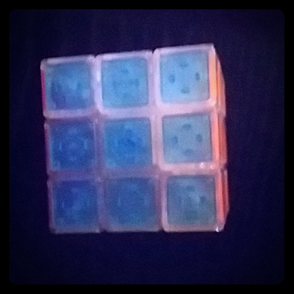 Rubiks Cube glow in the dark